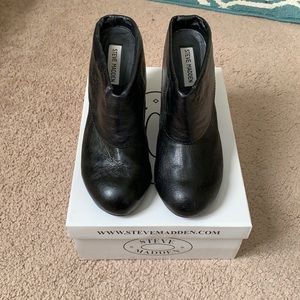 Steve Madden women’s size 10, black leather backless mule